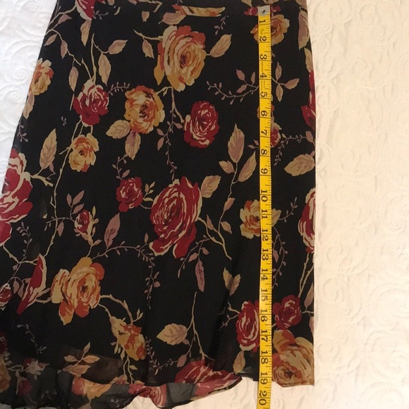 Ann Taylor Floral Skirt Size 2P - Picture 7 of 7